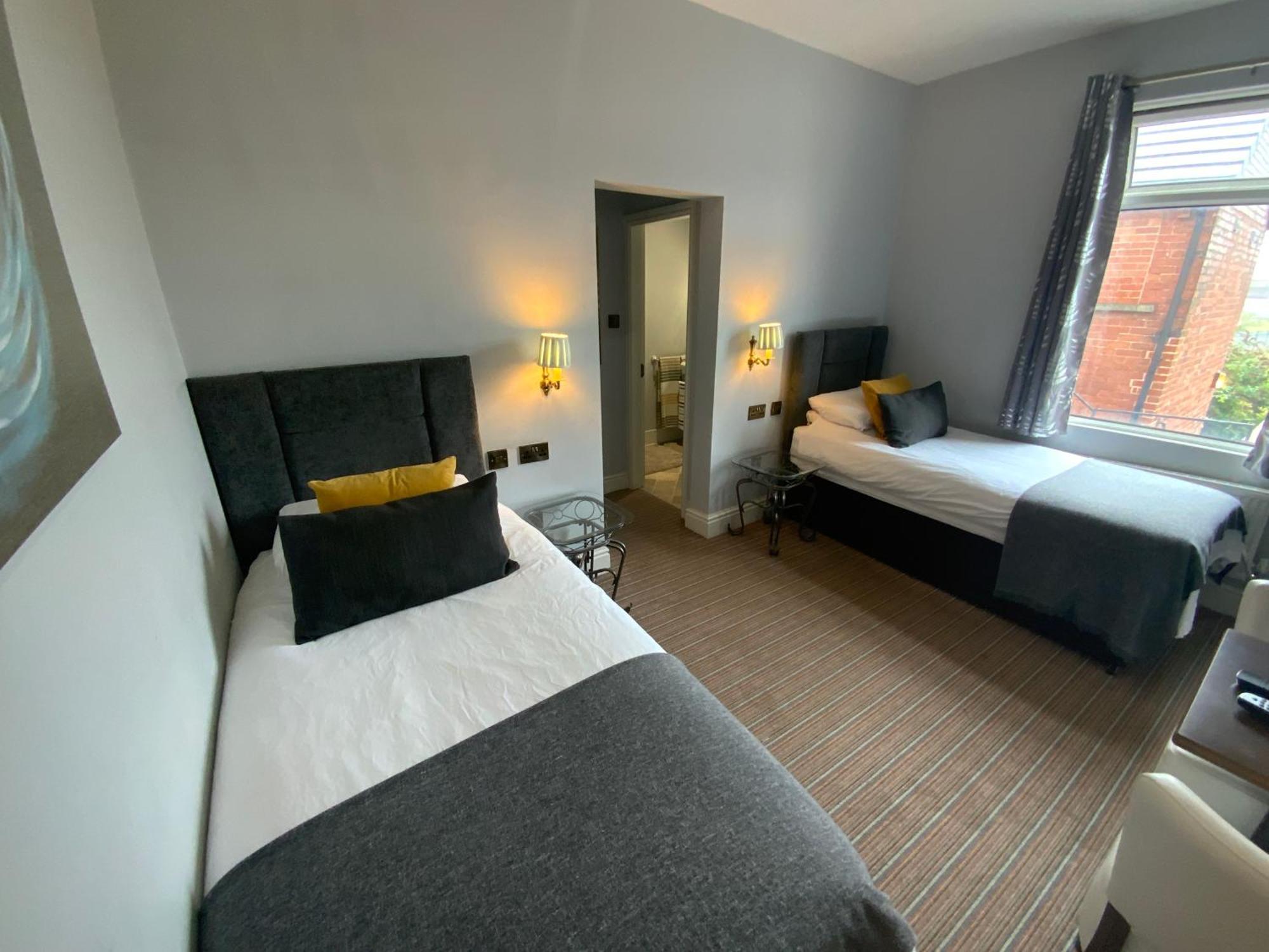Wheldale Hotel Castleford Esterno foto