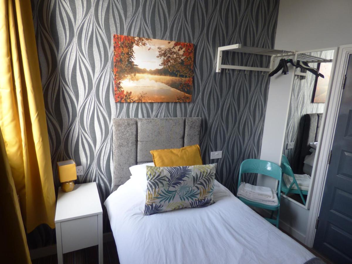 Wheldale Hotel Castleford Esterno foto
